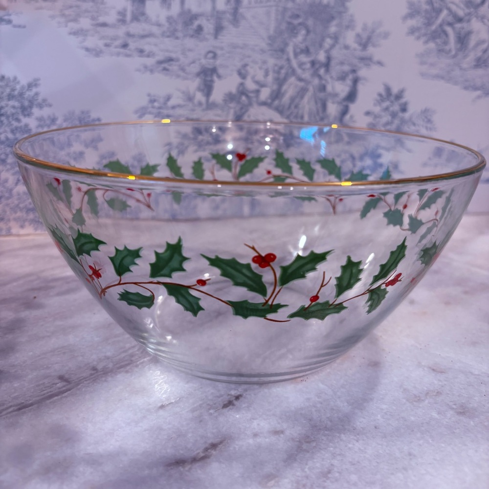 Vintage Lenox Arcoroc Christmas serving bowl